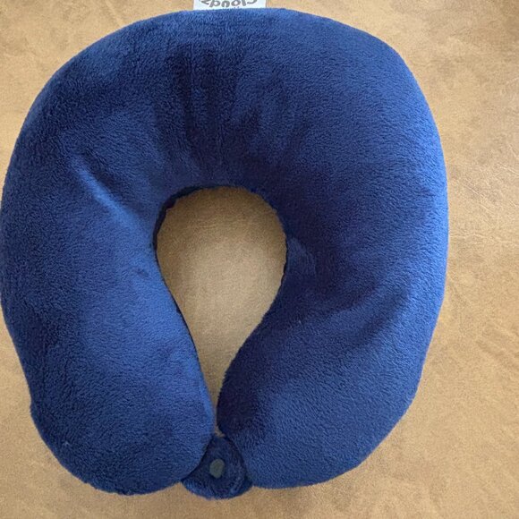 Cloudz Travel Neck Pillow - Picture 2 of 10